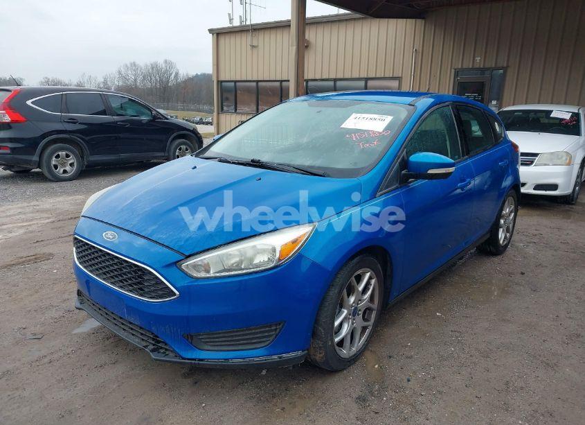 Photo 2 of 2015 Ford Focus SE (VIN 1FADP3K26FL354051)
