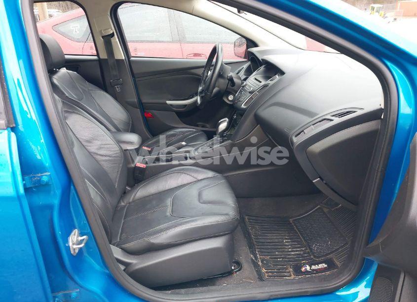 Photo 5 of 2015 Ford Focus SE (VIN 1FADP3K26FL354051)