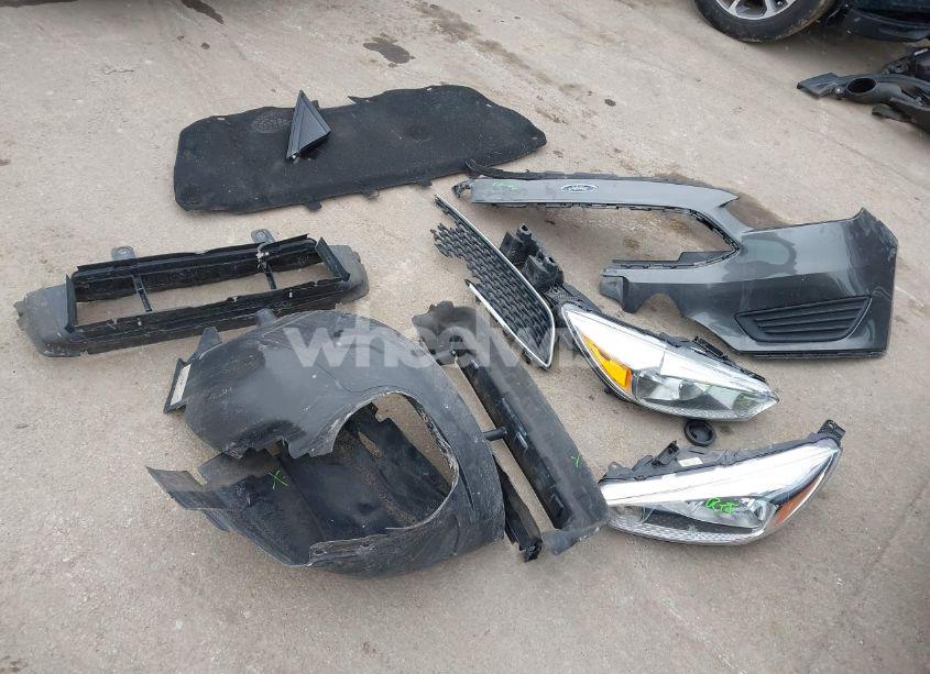 Photo 12 of 2015 Ford Focus SE (VIN 1FADP3K26FL373411)