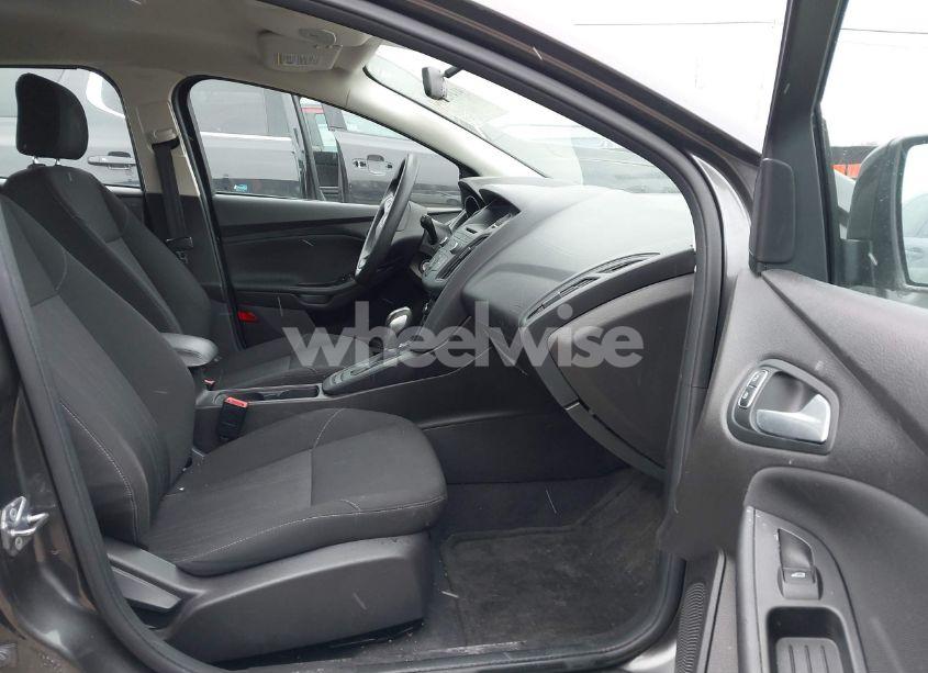 Photo 5 of 2015 Ford Focus SE (VIN 1FADP3K26FL373411)