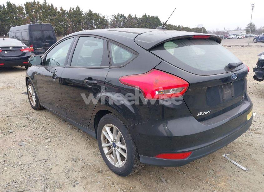 Photo 3 of 2016 Ford Focus SE (VIN 1FADP3K26GL206788)