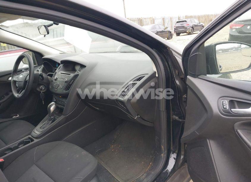 Photo 5 of 2016 Ford Focus SE (VIN 1FADP3K26GL206788)