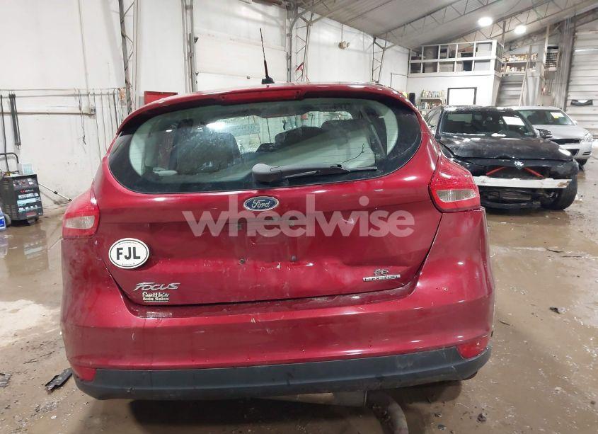 Photo 16 of 2016 Ford Focus SE (VIN 1FADP3K26GL220335)