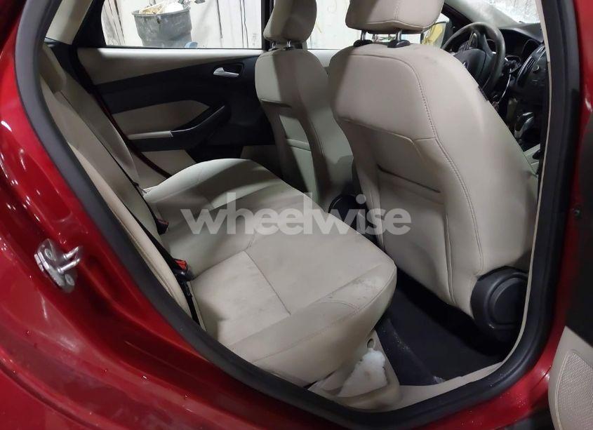 Photo 8 of 2016 Ford Focus SE (VIN 1FADP3K26GL220335)