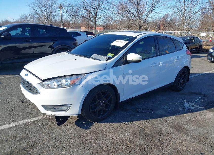 Photo 2 of 2016 Ford Focus SE (VIN 1FADP3K26GL250550)
