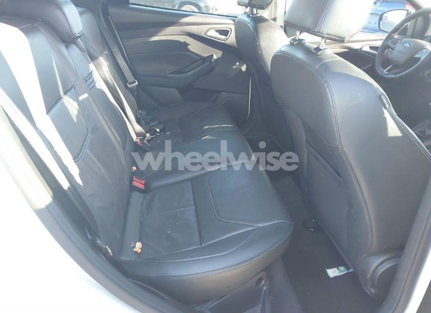 Photo 8 of 2016 Ford Focus SE (VIN 1FADP3K26GL250550)