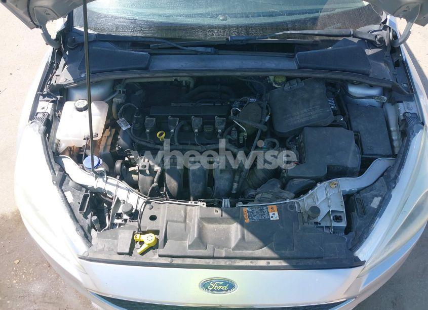 Photo 10 of 2016 Ford Focus SE (VIN 1FADP3K26GL264402)