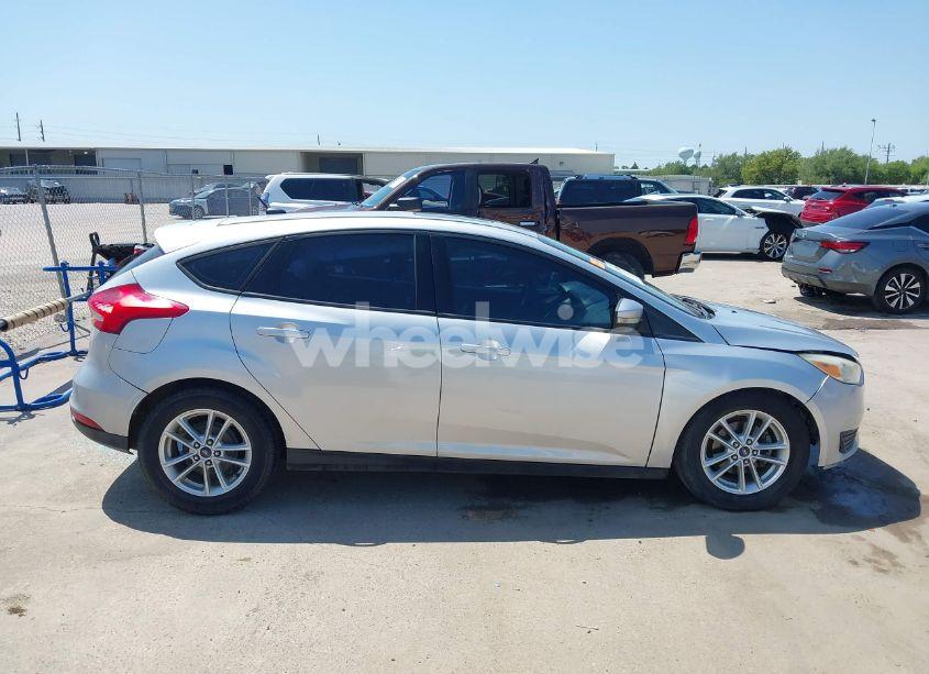 Photo 13 of 2016 Ford Focus SE (VIN 1FADP3K26GL264402)