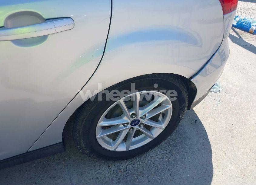 Photo 18 of 2016 Ford Focus SE (VIN 1FADP3K26GL264402)