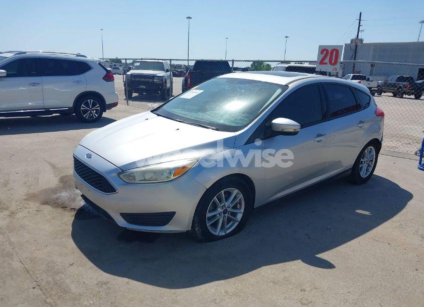 Photo 2 of 2016 Ford Focus SE (VIN 1FADP3K26GL264402)
