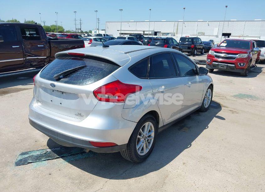 Photo 4 of 2016 Ford Focus SE (VIN 1FADP3K26GL264402)