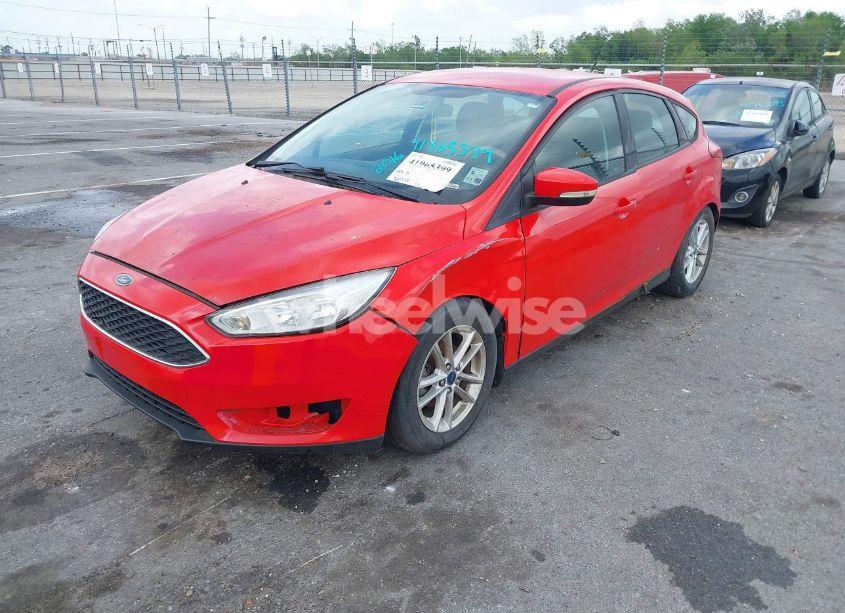 Photo 2 of 2016 Ford Focus SE (VIN 1FADP3K26GL285802)