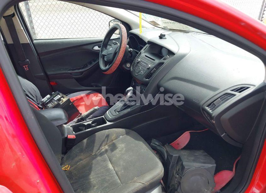 Photo 5 of 2016 Ford Focus SE (VIN 1FADP3K26GL285802)