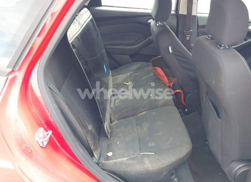 Photo 8 of 2016 Ford Focus SE (VIN 1FADP3K26GL285802)