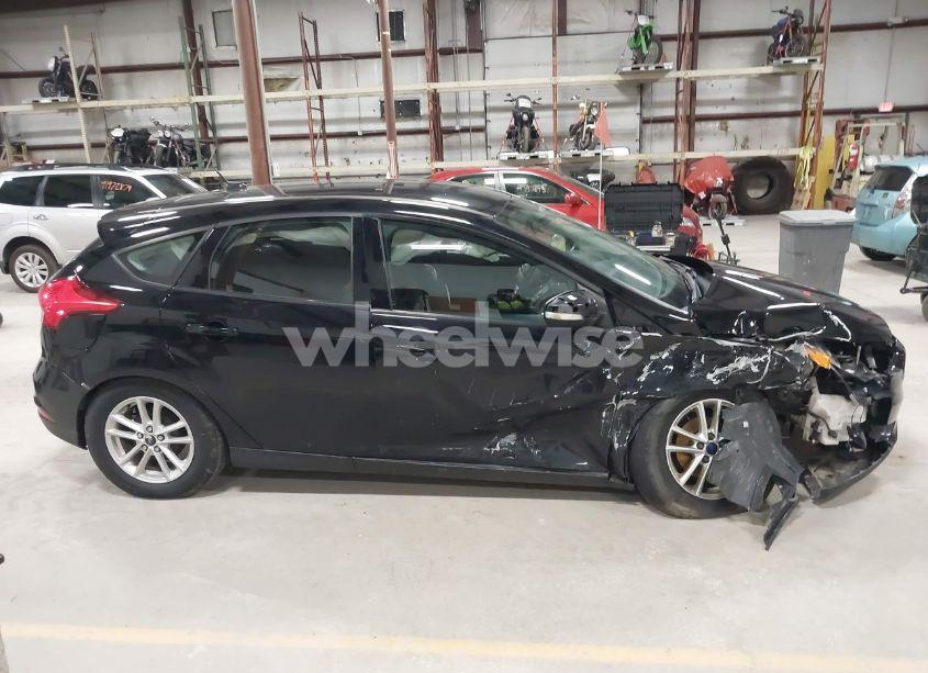 Photo 13 of 2016 Ford Focus SE (VIN 1FADP3K26GL301965)