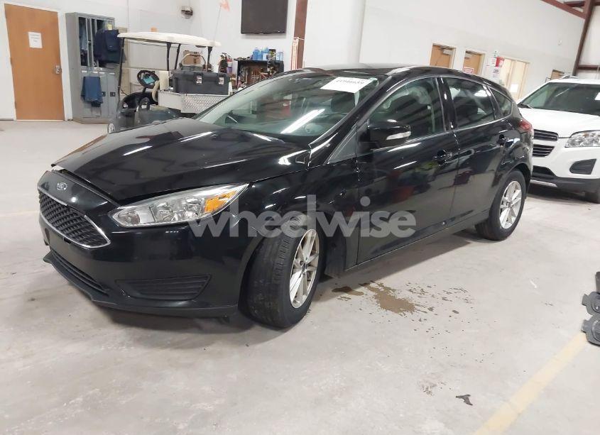Photo 2 of 2016 Ford Focus SE (VIN 1FADP3K26GL301965)