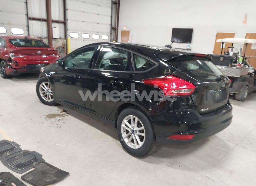 Photo 3 of 2016 Ford Focus SE (VIN 1FADP3K26GL301965)