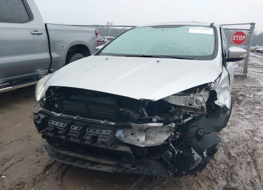 Photo 13 of 2016 Ford Focus SE (VIN 1FADP3K26GL326509)