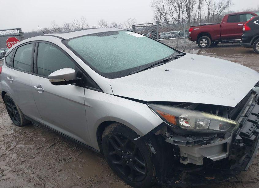 Photo 14 of 2016 Ford Focus SE (VIN 1FADP3K26GL326509)