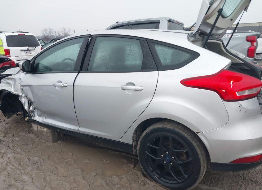 Photo 15 of 2016 Ford Focus SE (VIN 1FADP3K26GL326509)