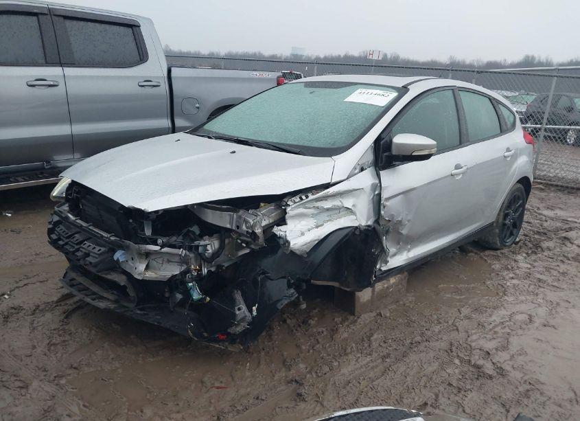 Photo 2 of 2016 Ford Focus SE (VIN 1FADP3K26GL326509)