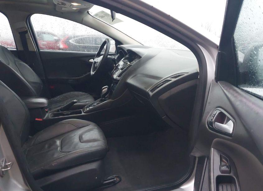 Photo 5 of 2016 Ford Focus SE (VIN 1FADP3K26GL326509)