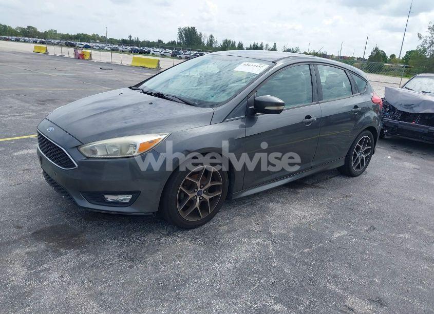 Photo 2 of 2016 Ford Focus SE (VIN 1FADP3K26GL376715)