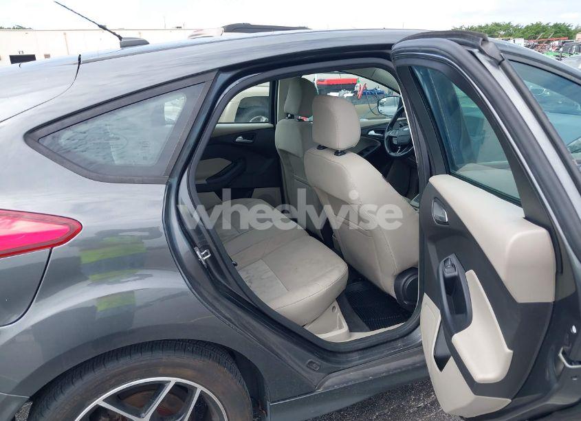 Photo 8 of 2016 Ford Focus SE (VIN 1FADP3K26GL376715)