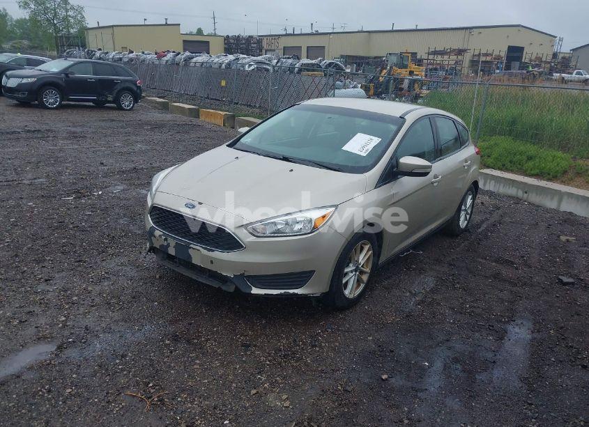 Photo 2 of 2017 Ford Focus SE (VIN 1FADP3K26HL204069)