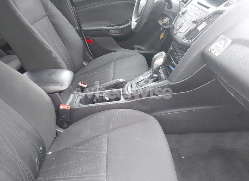 Photo 5 of 2017 Ford Focus SE (VIN 1FADP3K26HL204069)