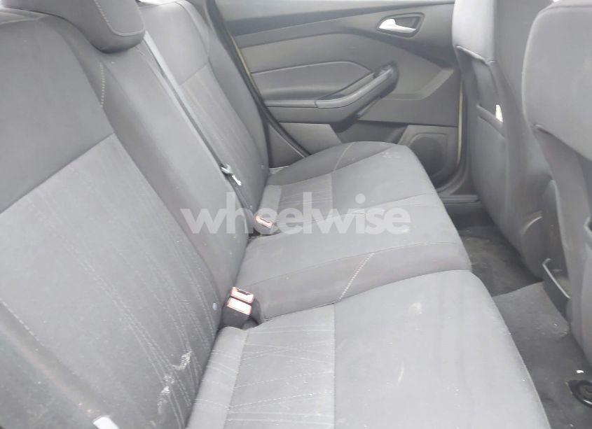 Photo 8 of 2017 Ford Focus SE (VIN 1FADP3K26HL204069)