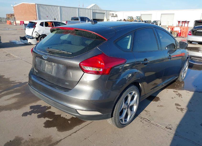 Photo 4 of 2017 Ford Focus SE (VIN 1FADP3K26HL290130)