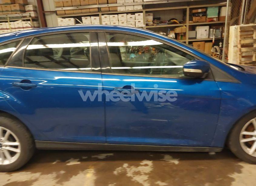 Photo 12 of 2018 Ford Focus SE (VIN 1FADP3K26JL208094)