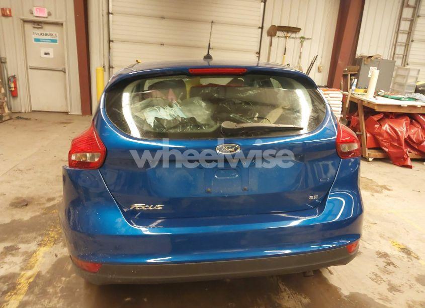 Photo 15 of 2018 Ford Focus SE (VIN 1FADP3K26JL208094)