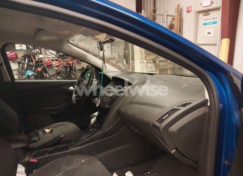 Photo 5 of 2018 Ford Focus SE (VIN 1FADP3K26JL208094)