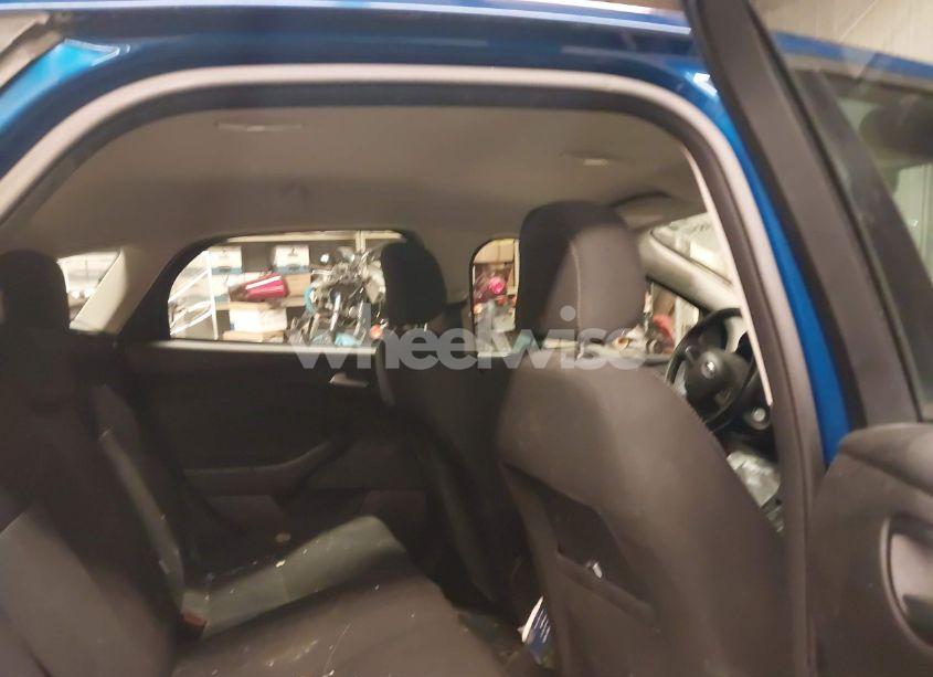 Photo 8 of 2018 Ford Focus SE (VIN 1FADP3K26JL208094)