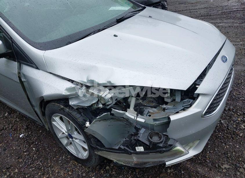 Photo 6 of 2018 Ford Focus SE (VIN 1FADP3K26JL215546)