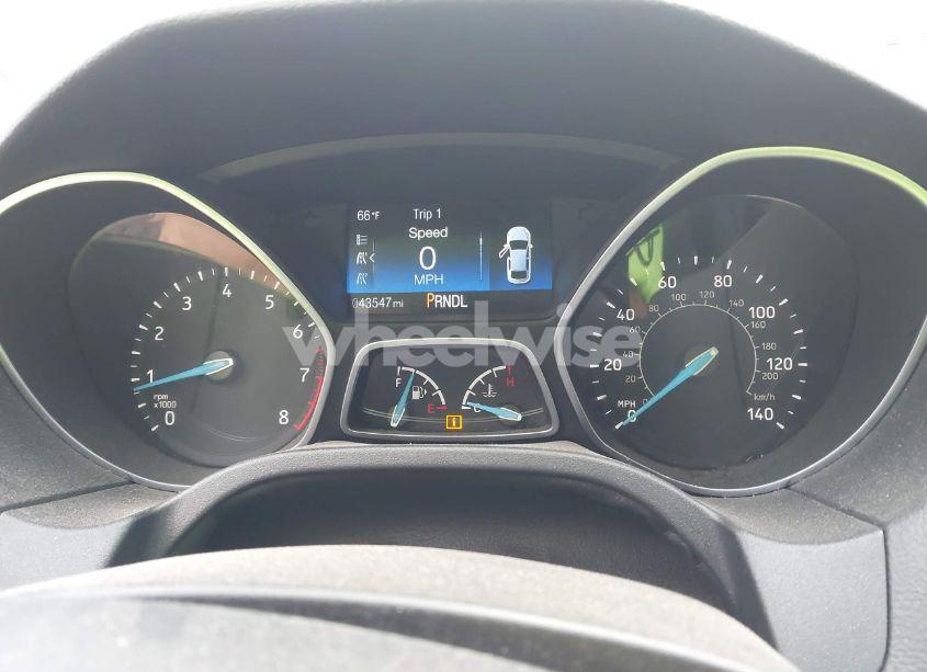 Photo 7 of 2018 Ford Focus SE (VIN 1FADP3K26JL215546)