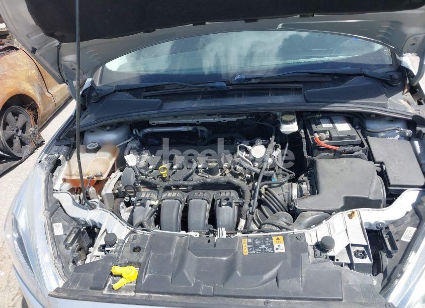 Photo 10 of 2018 Ford Focus SE (VIN 1FADP3K26JL300466)