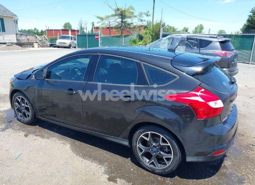 Photo 3 of 2013 Ford Focus SE (VIN 1FADP3K27DL104153)