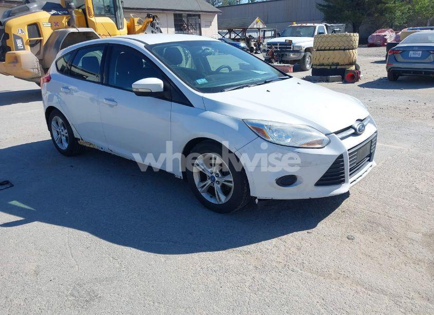 2013 Ford Focus SE (VIN 1FADP3K27DL128775) main photo