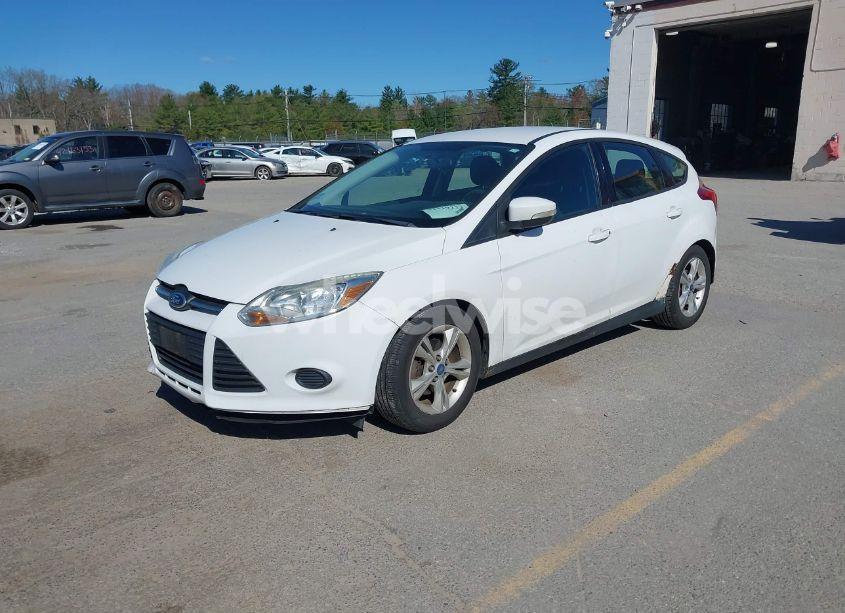 Photo 2 of 2013 Ford Focus SE (VIN 1FADP3K27DL128775)