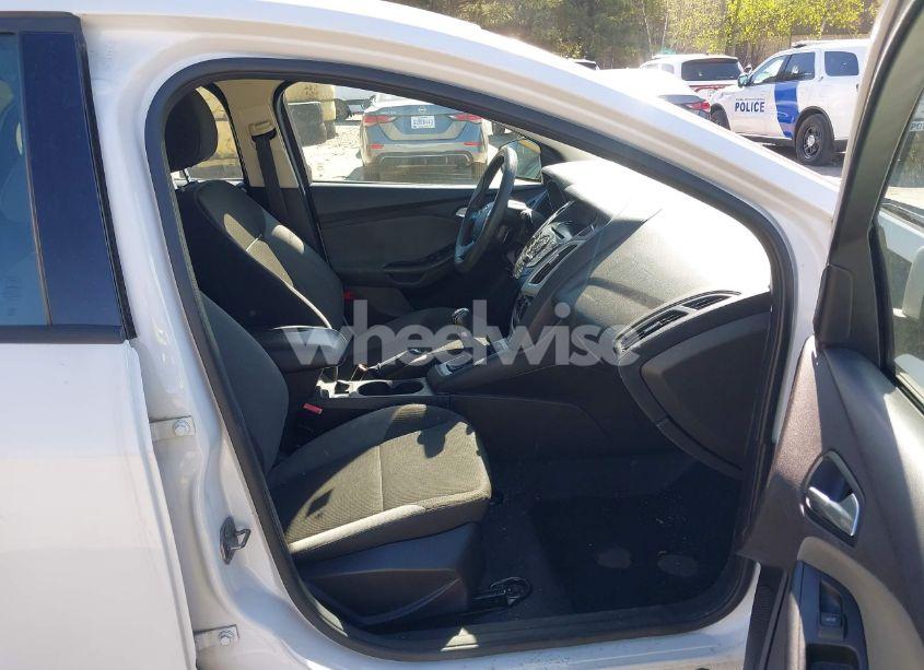 Photo 5 of 2013 Ford Focus SE (VIN 1FADP3K27DL128775)