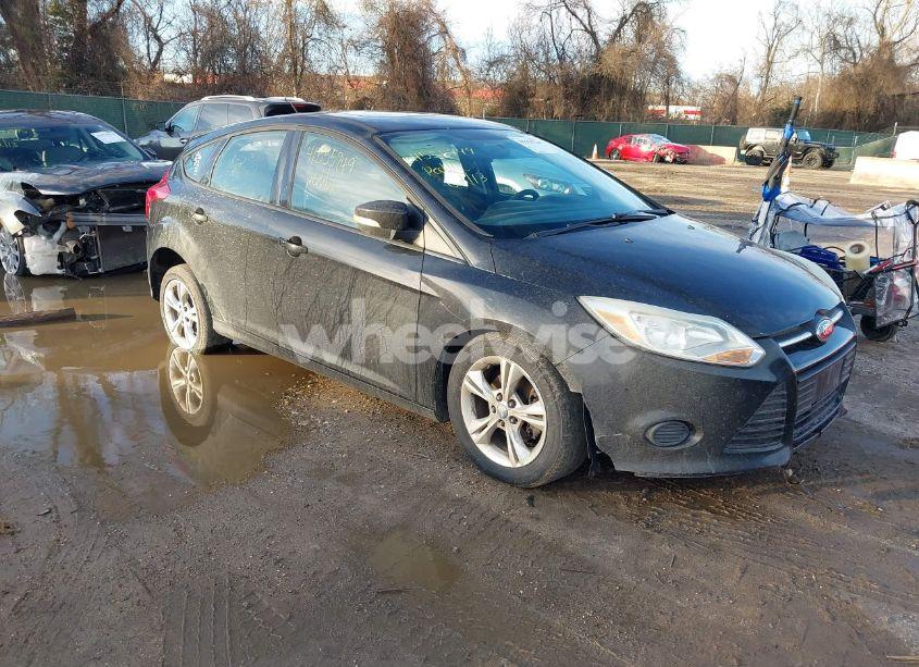 2013 Ford Focus SE (VIN 1FADP3K27DL148735) main photo
