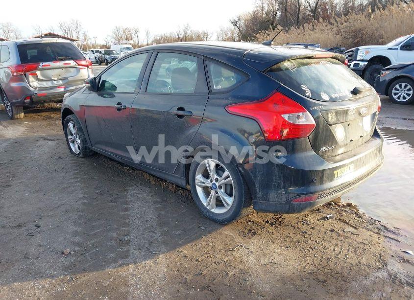 Photo 3 of 2013 Ford Focus SE (VIN 1FADP3K27DL148735)