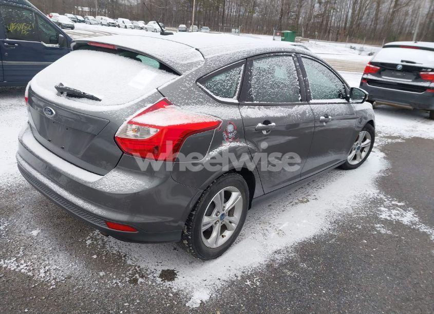 Photo 4 of 2013 Ford Focus SE (VIN 1FADP3K27DL154986)