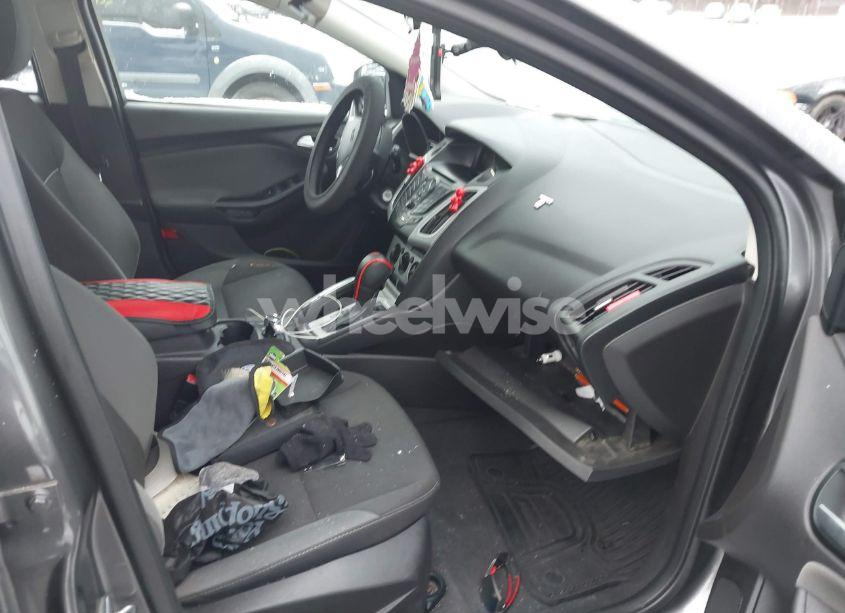 Photo 5 of 2013 Ford Focus SE (VIN 1FADP3K27DL154986)