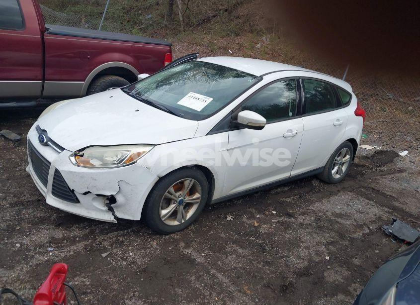 Photo 2 of 2013 Ford Focus SE (VIN 1FADP3K27DL214300)