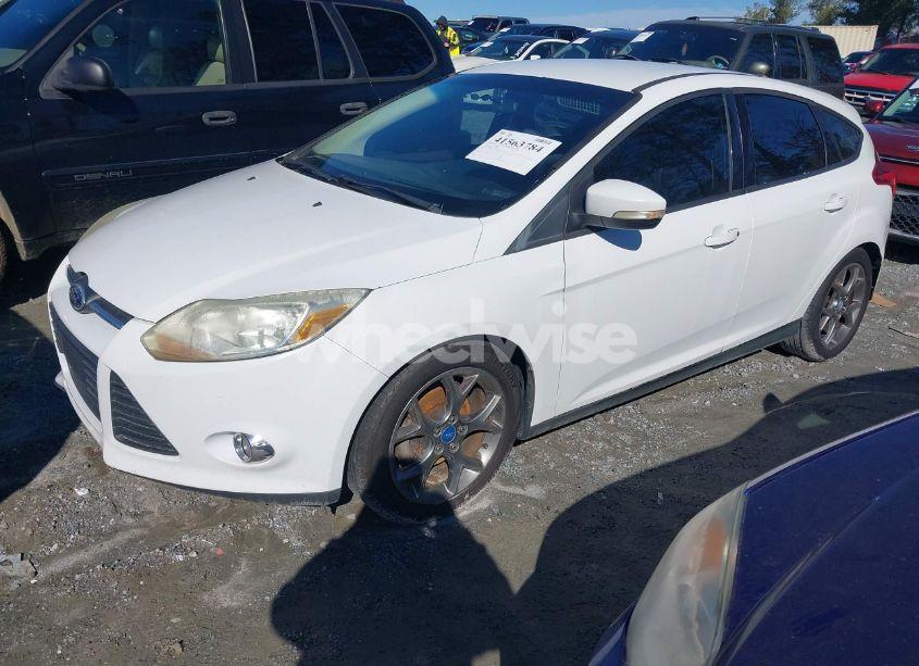 Photo 2 of 2013 Ford Focus SE (VIN 1FADP3K27DL235437)