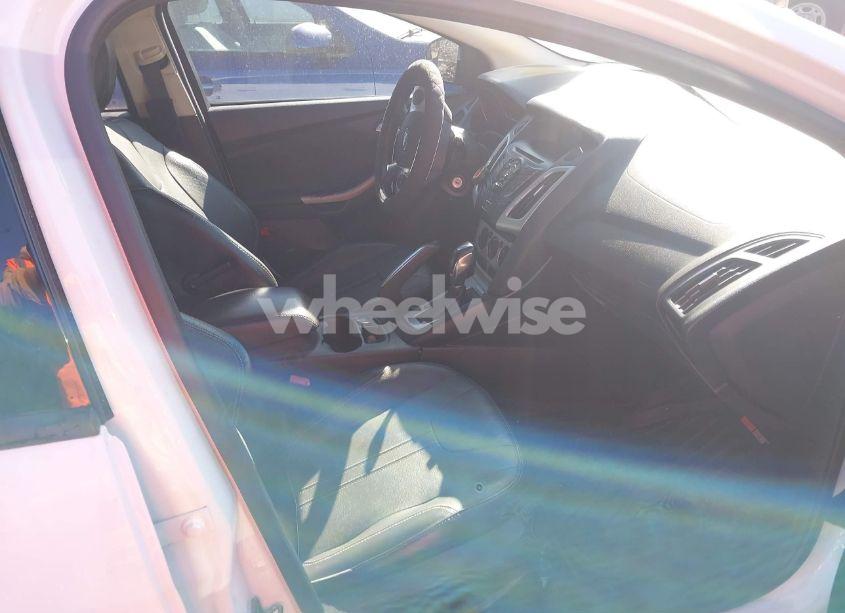 Photo 5 of 2013 Ford Focus SE (VIN 1FADP3K27DL235437)